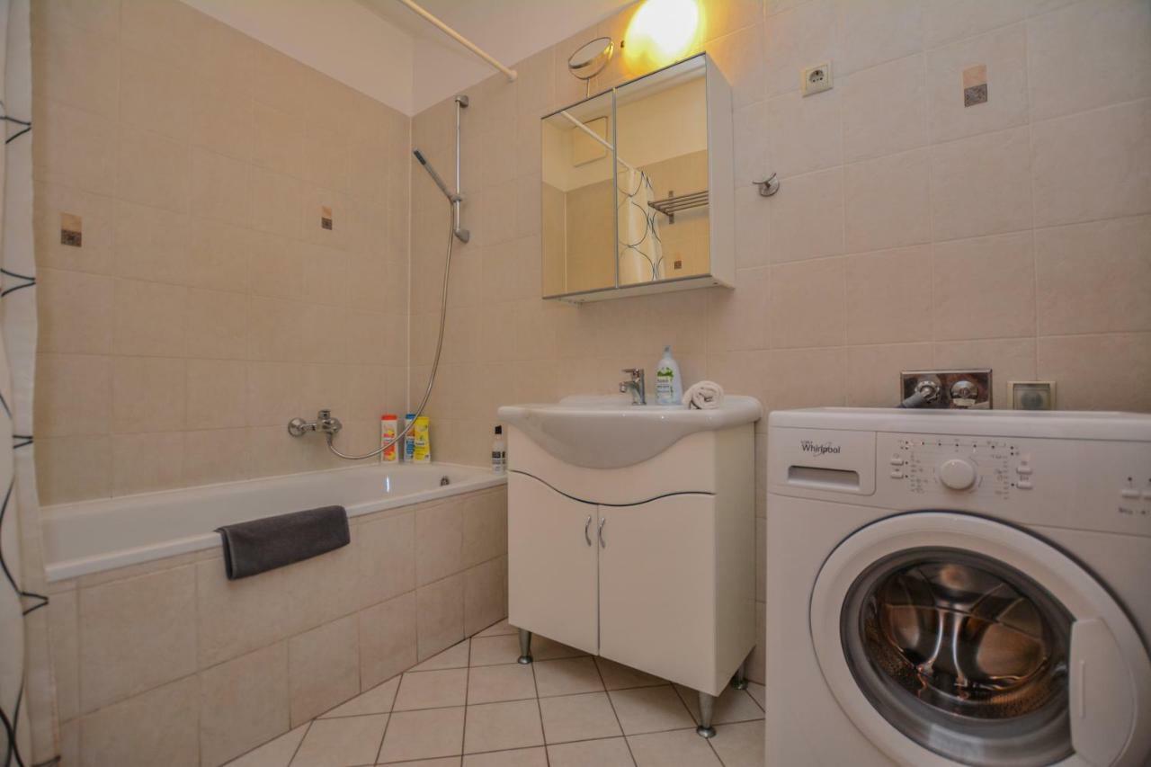 Design Free Parking In City Center Apartman Budapest